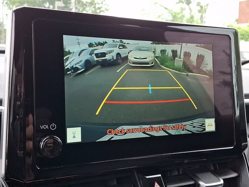Certified 2025 Toyota Corolla Cross XLE FWD image 22