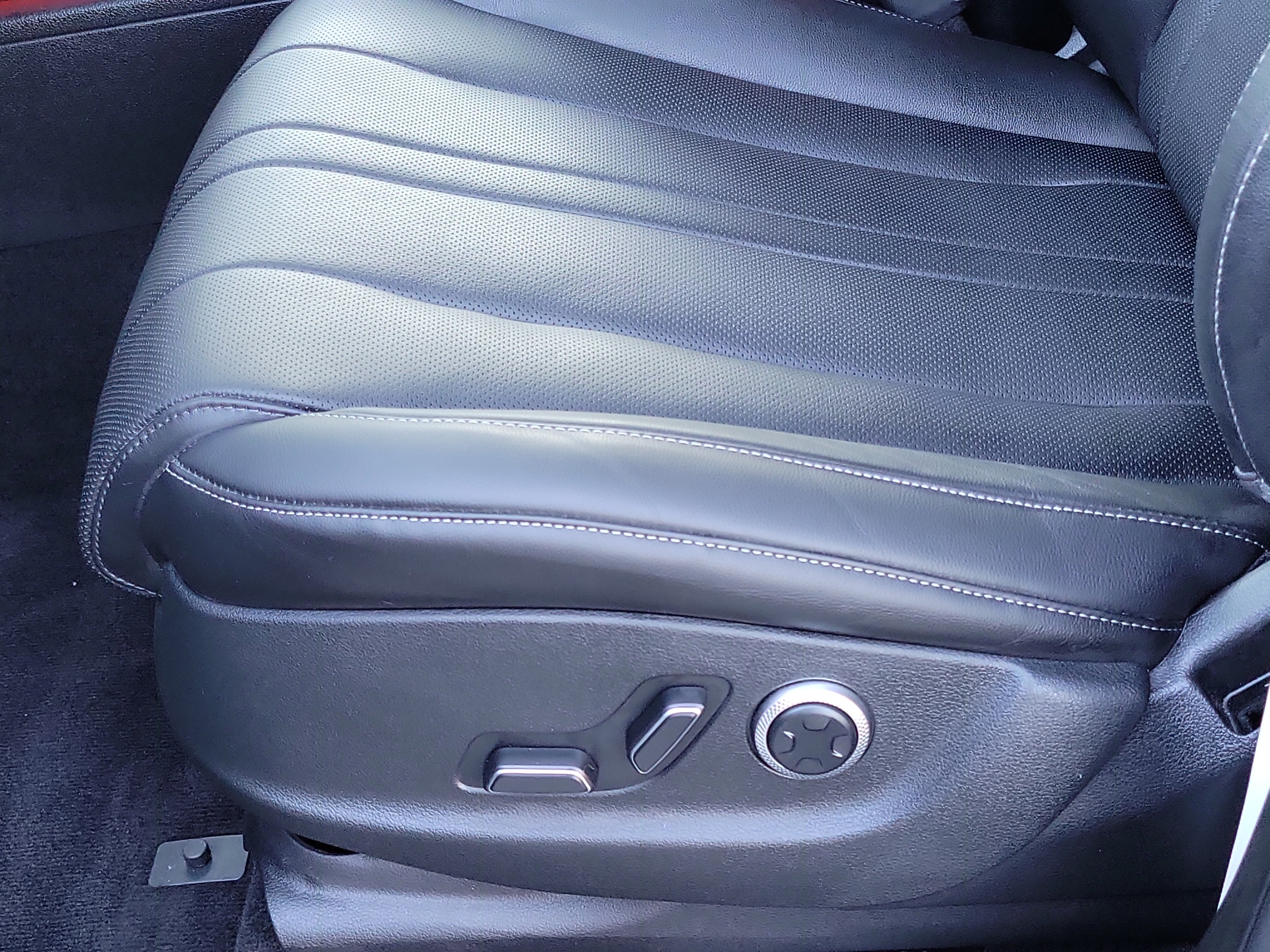 Certified 2025 Genesis GV80 2.5T Advanced image 17