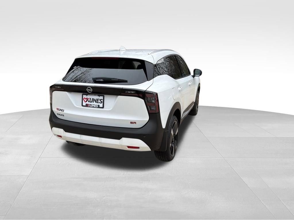 Used 2025 Nissan Kicks SR image 9