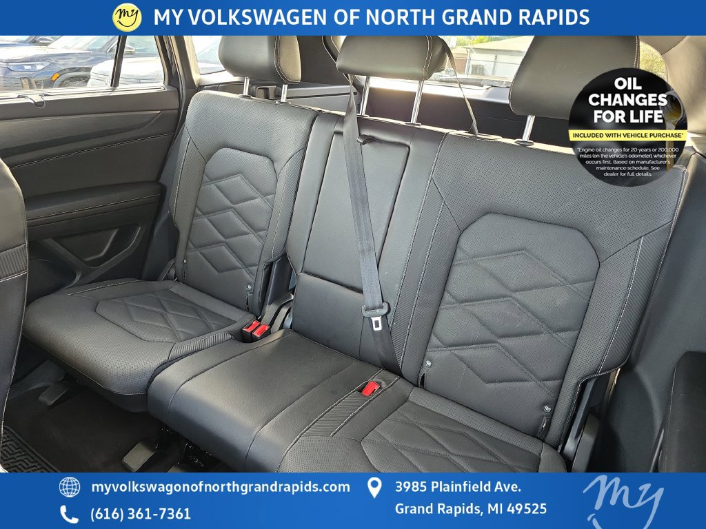 Used 2024 Volkswagen Atlas Cross Sport SE AWD/4WD image 30