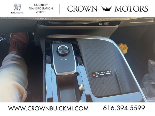 Used 2025 Buick Enclave Preferred w/ LPO, Floor Liner Package image 27