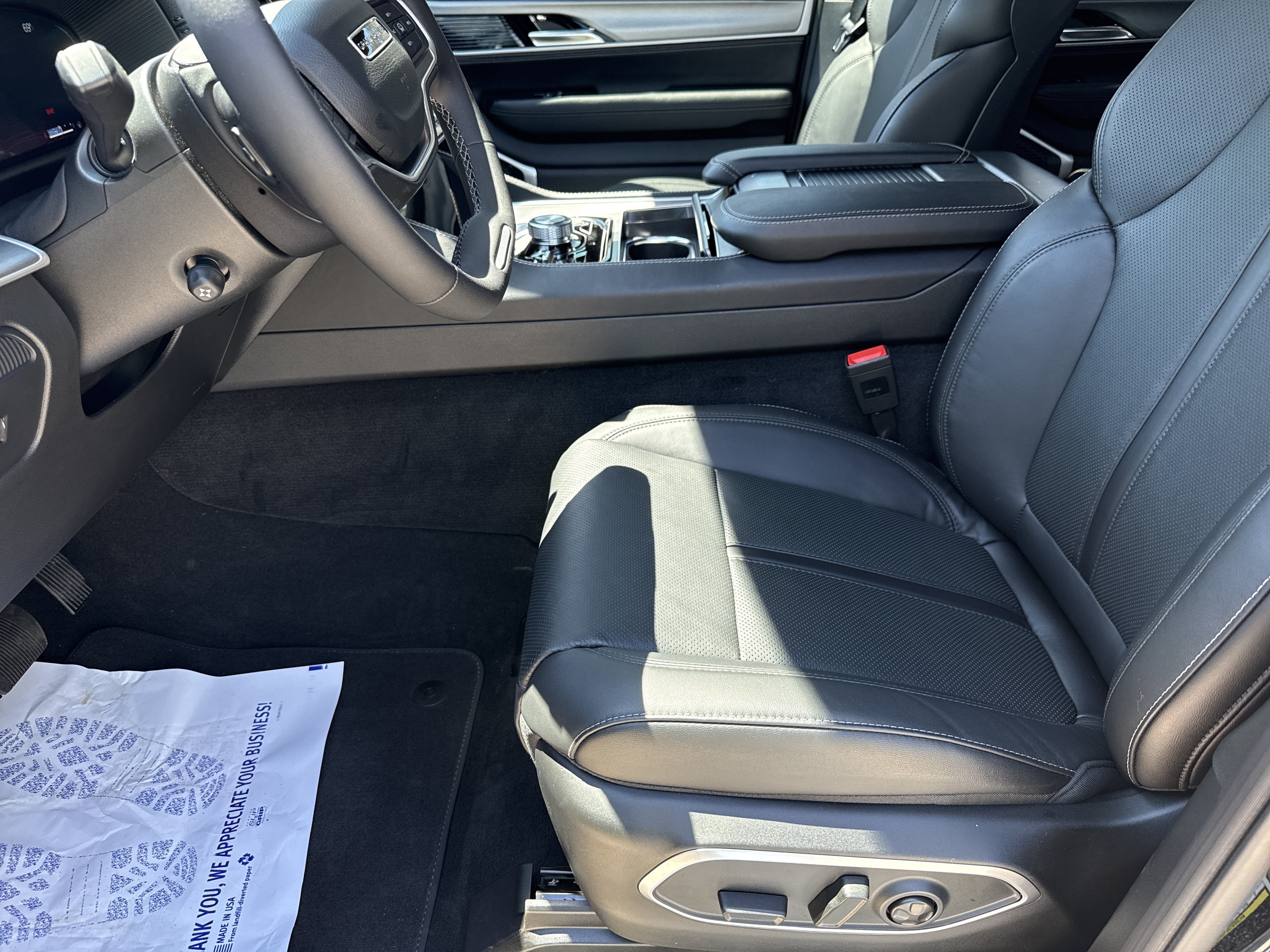 New 2026 Jeep Grand Wagoneer 4WD w/ Premium Group I image 9