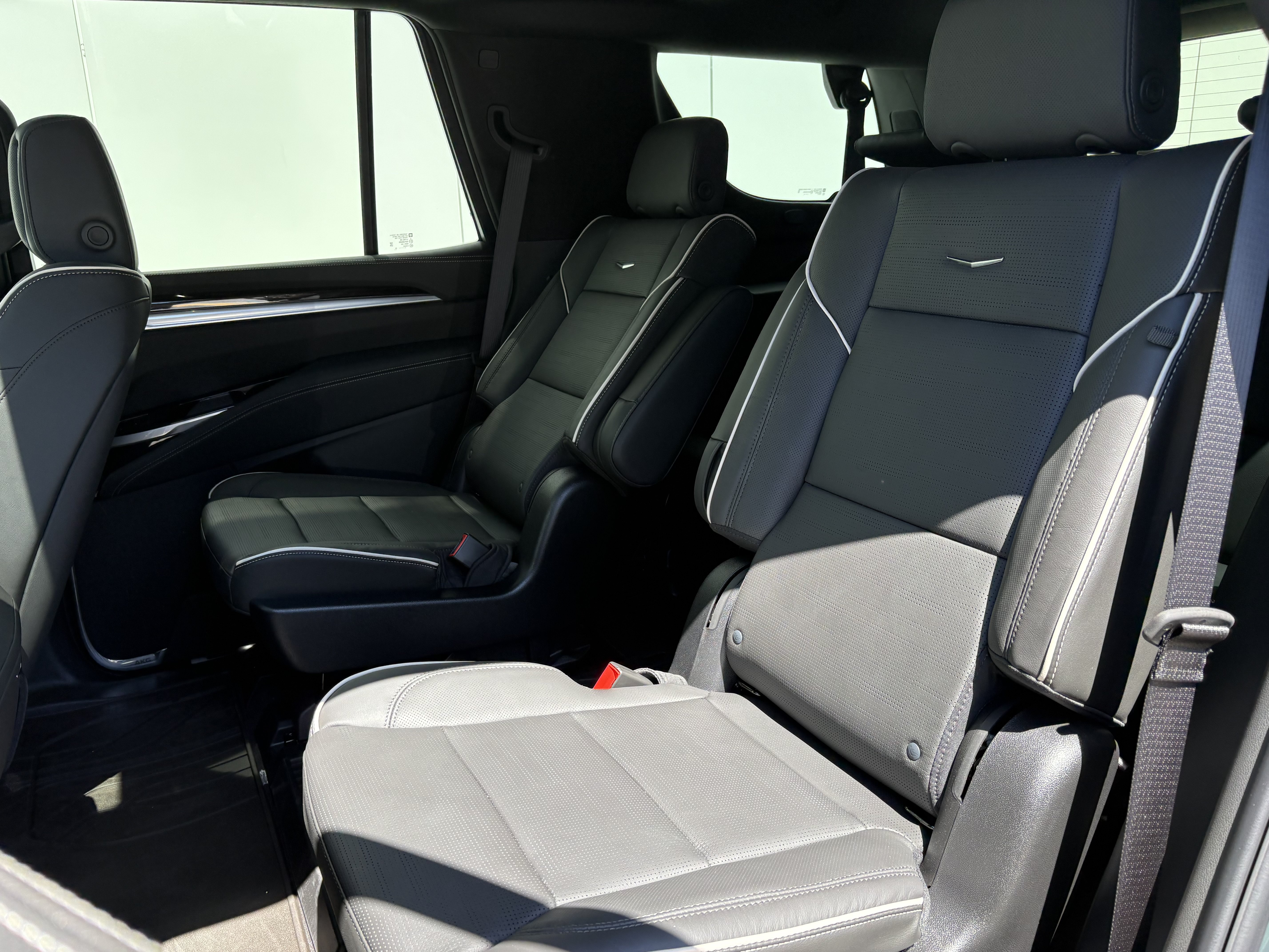 New 2026 Cadillac Escalade Luxury AWD/4WD image 9