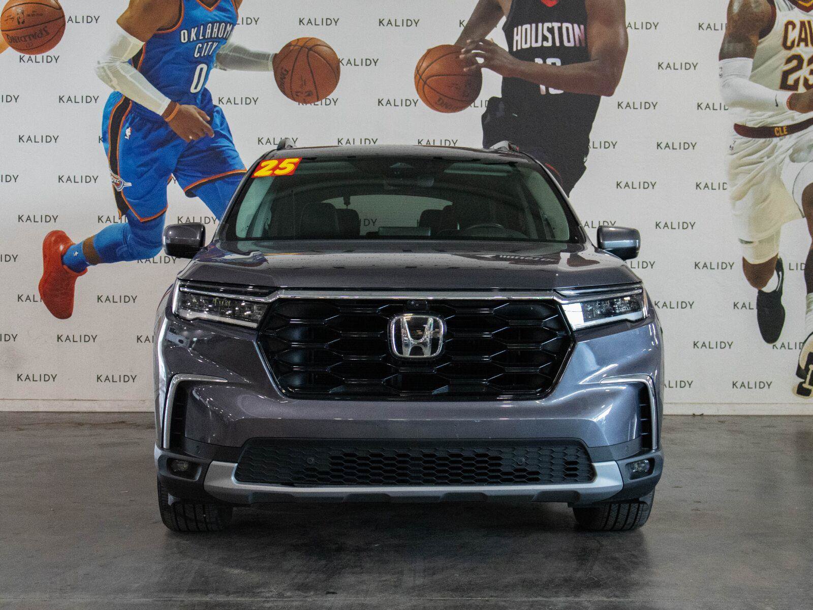 Used 2025 Honda Pilot Elite image 21