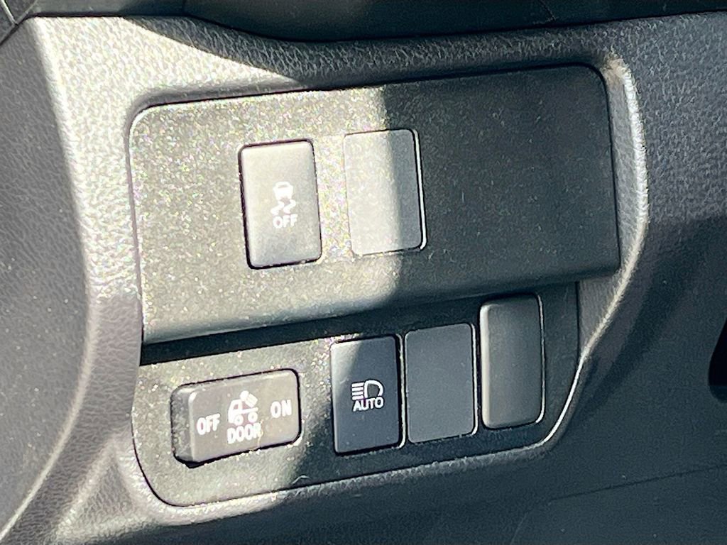 Used 2022 Toyota Tacoma SR image 10