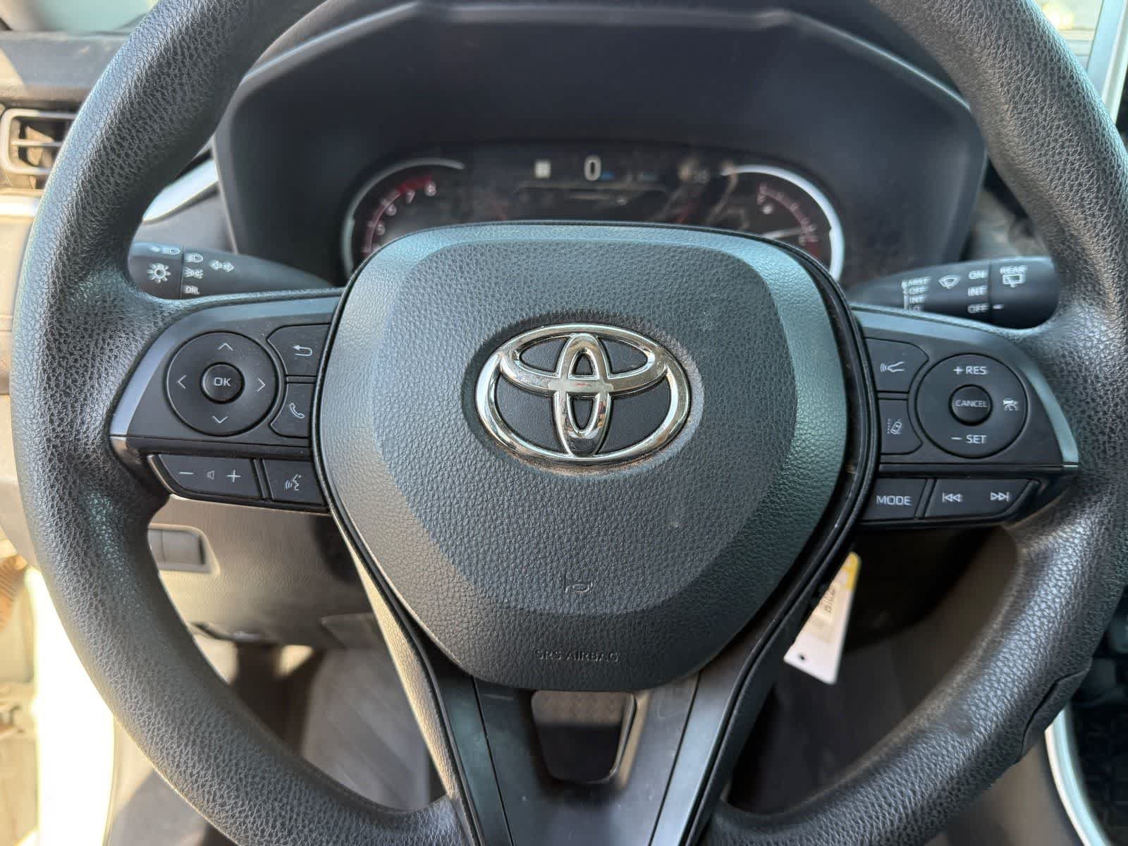 Used 2023 Toyota RAV4 LE AWD/4WD image 11