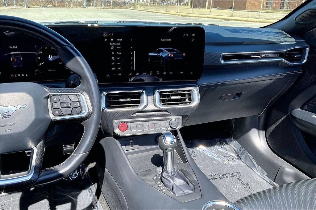 Used 2025 Ford Mustang Premium image 6