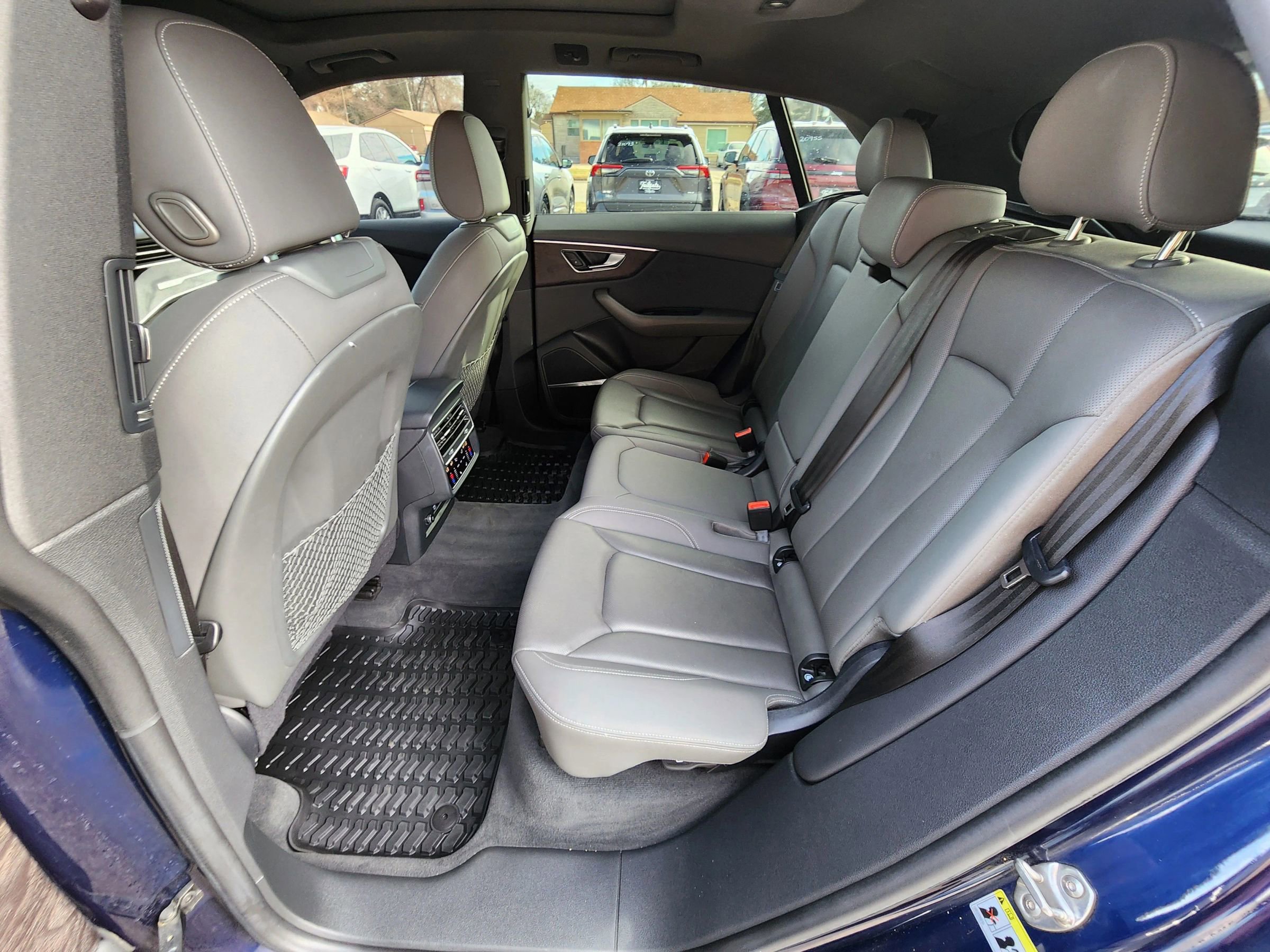 Used 2020 Audi Q8 Premium Plus w/ Premium Plus Package image 16