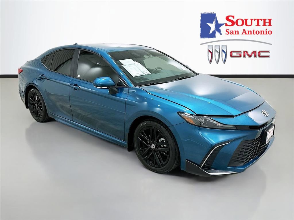Used 2025 Toyota Camry SE w/ Convenience Package image 1