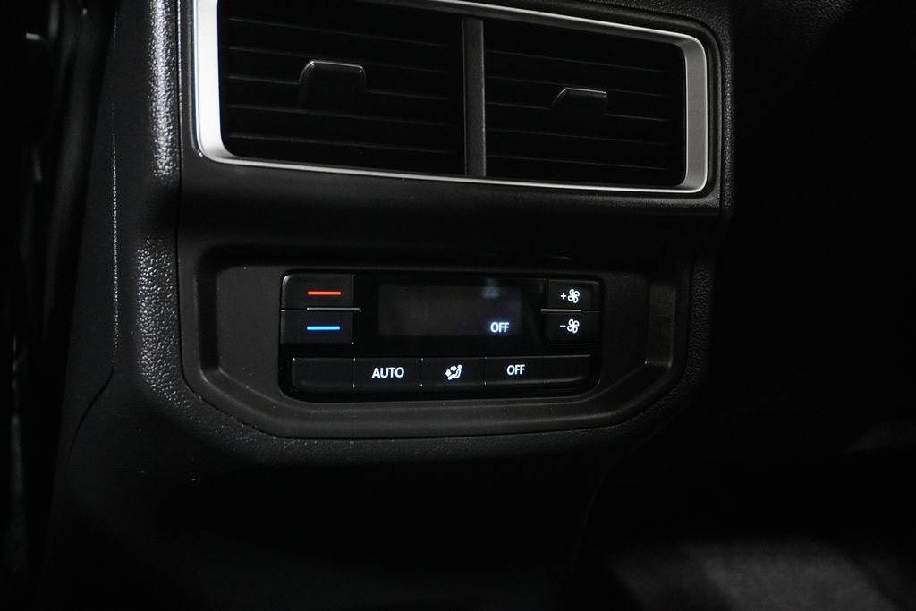 Used 2024 Volkswagen Atlas SE image 18