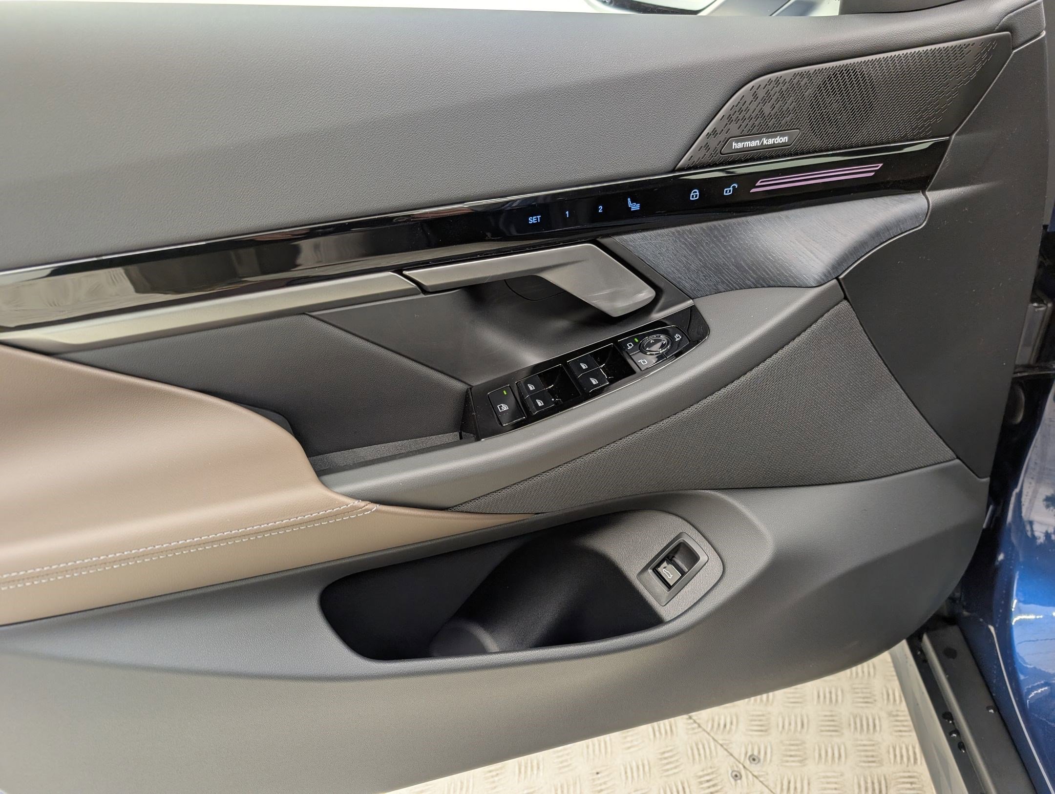 New 2026 BMW 530i xDrive w/ Premium Package image 14