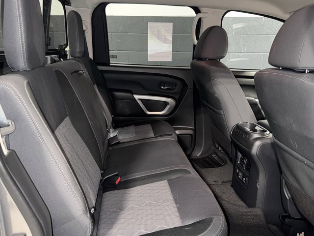 Used 2024 Nissan Titan SV w/ SV Convenience Package image 9