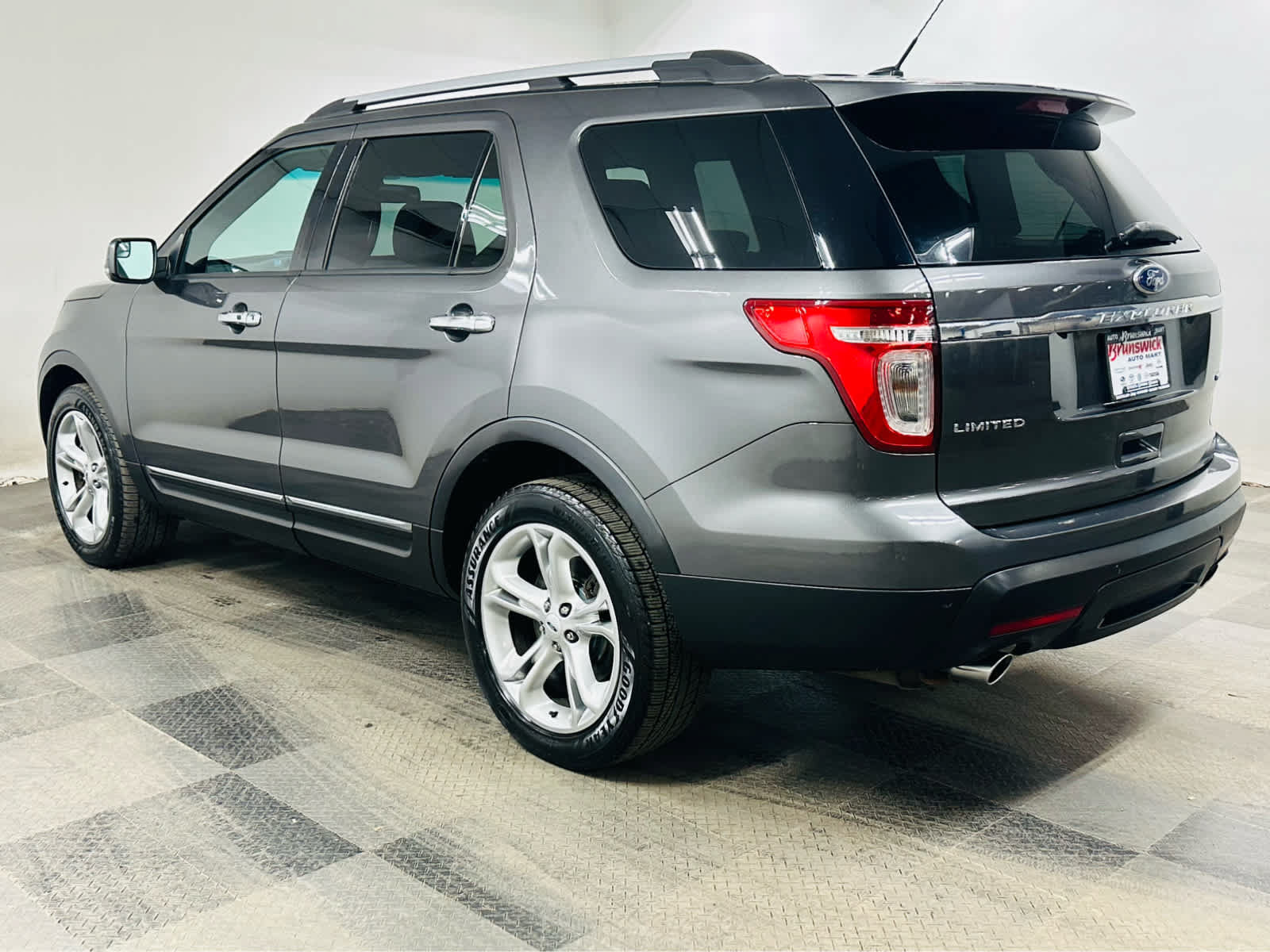 Used 2015 Ford Explorer Limited AWD/4WD image 4