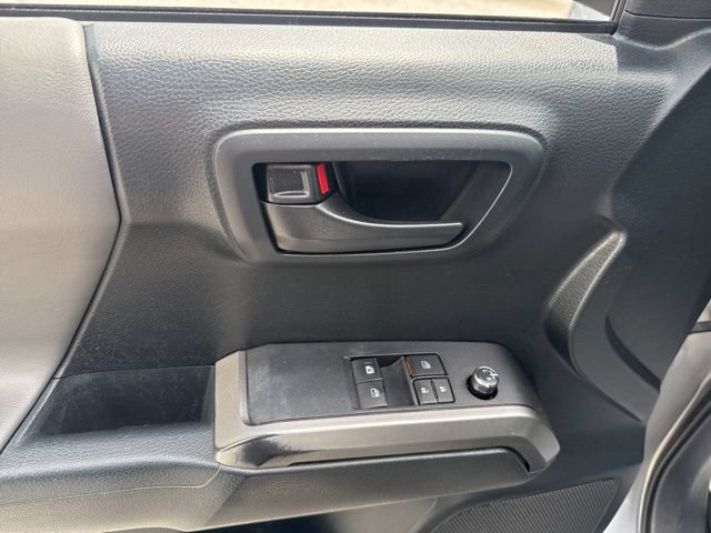 Used 2017 Toyota Tacoma SR5 w/ Tow Package AWD/4WD image 15
