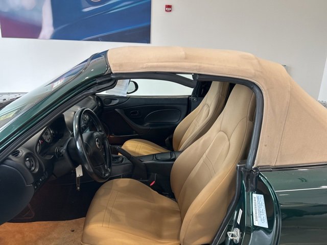 Used 2002 MAZDA MX-5 Miata image 13
