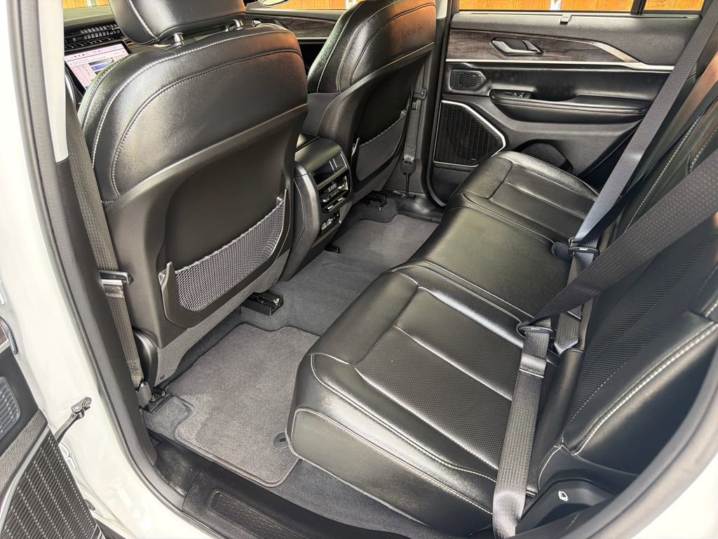 Used 2024 Jeep Grand Cherokee Limited 4xe w/ Luxury Tech Group II image 32