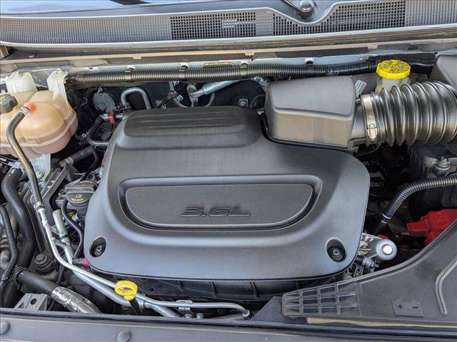 Used 2022 Chrysler Voyager LX image 23