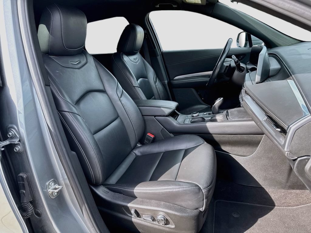 Certified 2024 Cadillac XT4 Premium Luxury FWD image 31