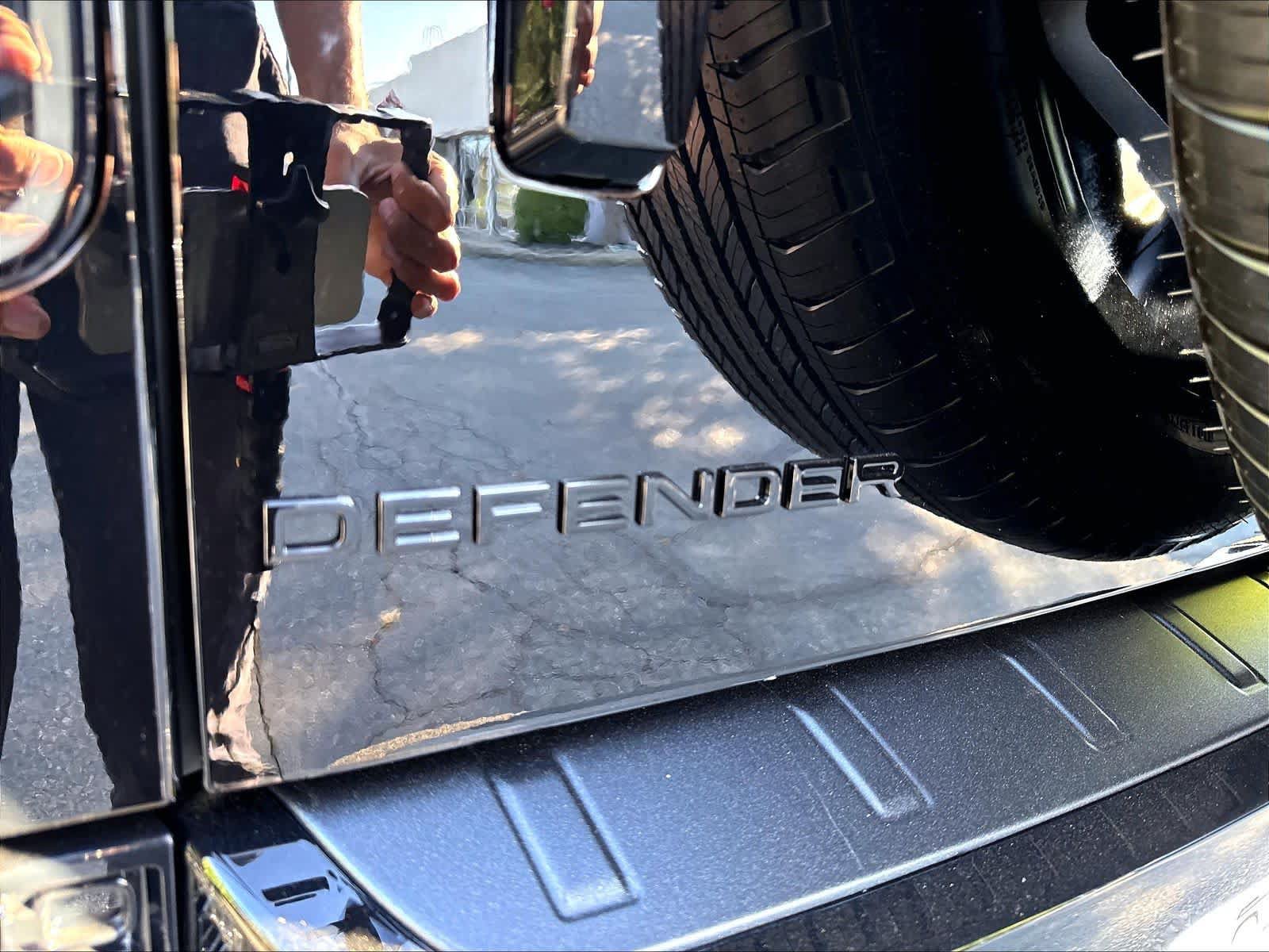 New 2026 Land Rover Defender 110 OCTA AWD/4WD image 26