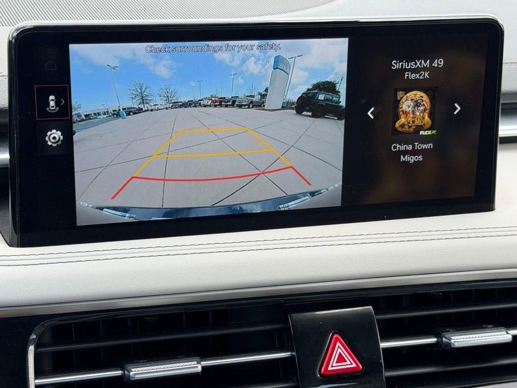 Used 2025 Genesis G70 2.5T image 25