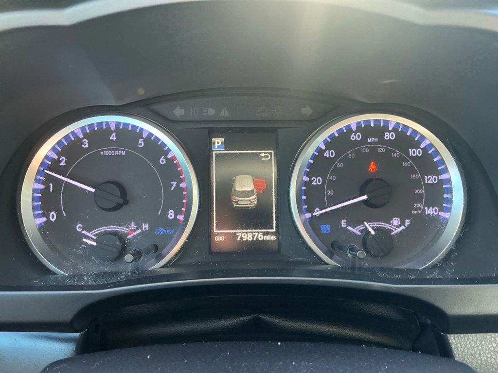 Used 2019 Toyota Highlander LE FWD image 19