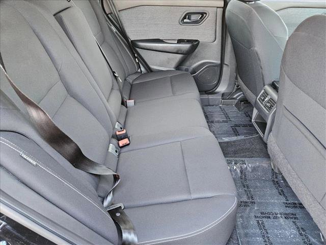 Used 2023 Nissan Rogue S image 18