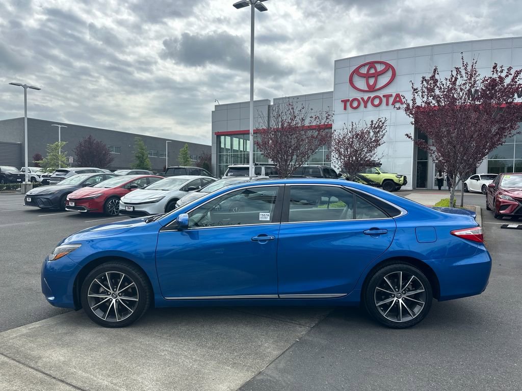 Used 2017 Toyota Camry XSE w/ Advanced Technology Package FWD image 2