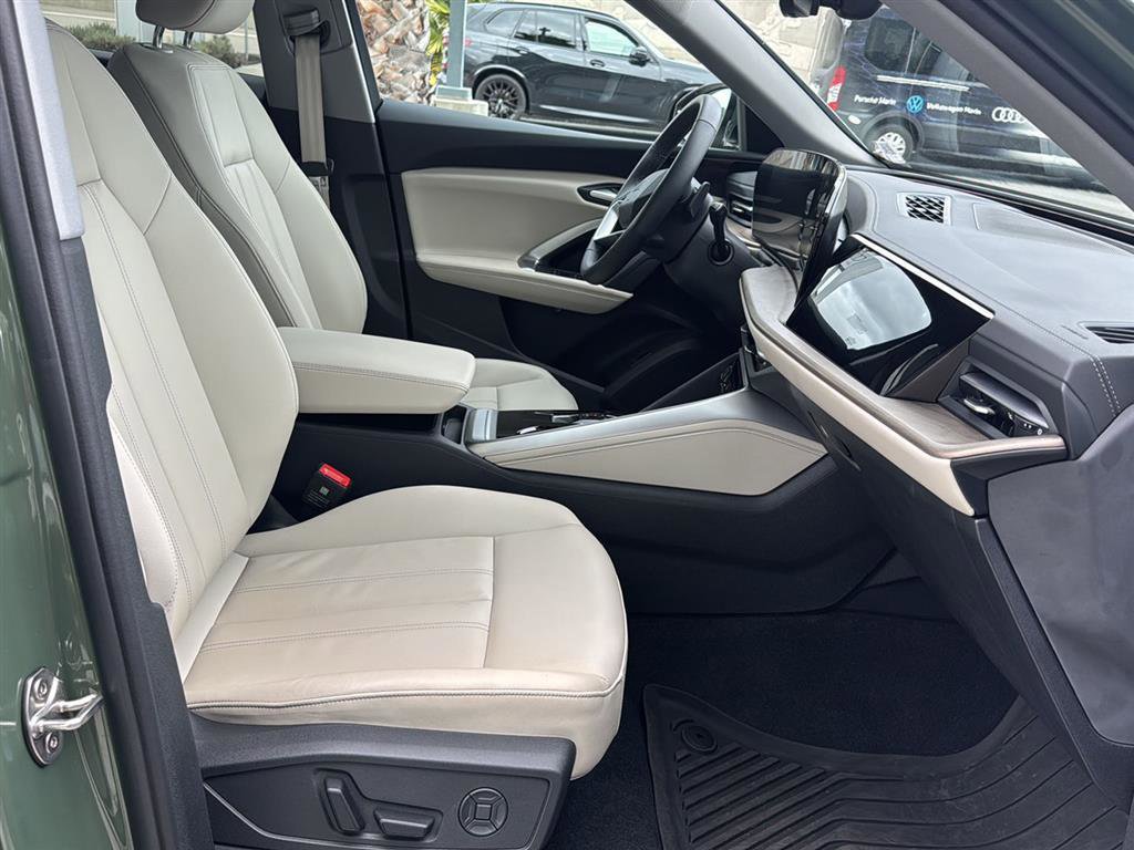 Used 2025 Audi Q5 Premium Plus w/ Premium Plus image 13