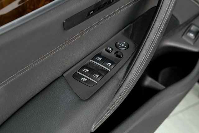 Used 2020 BMW 540i xDrive image 45