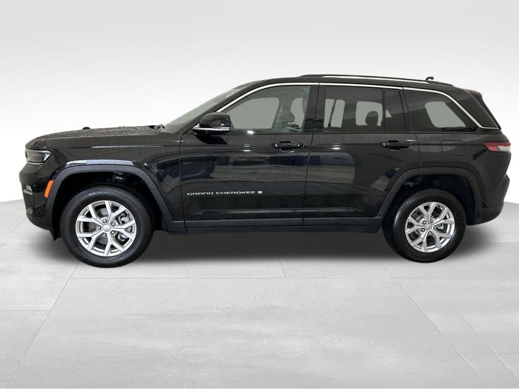 Used 2024 Jeep Grand Cherokee Limited image 2