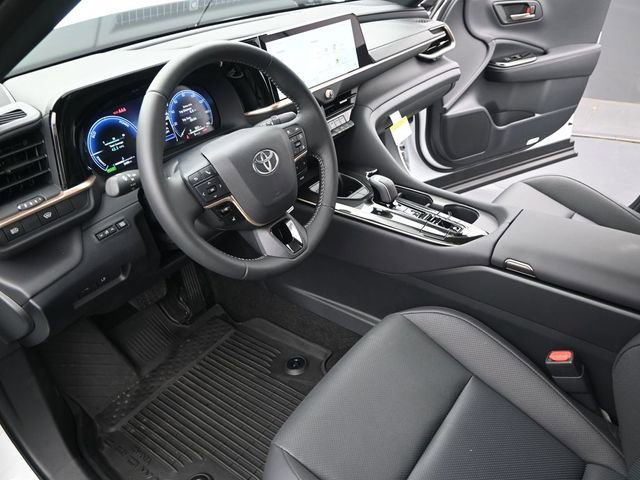 Used 2026 Toyota Crown Limited image 4