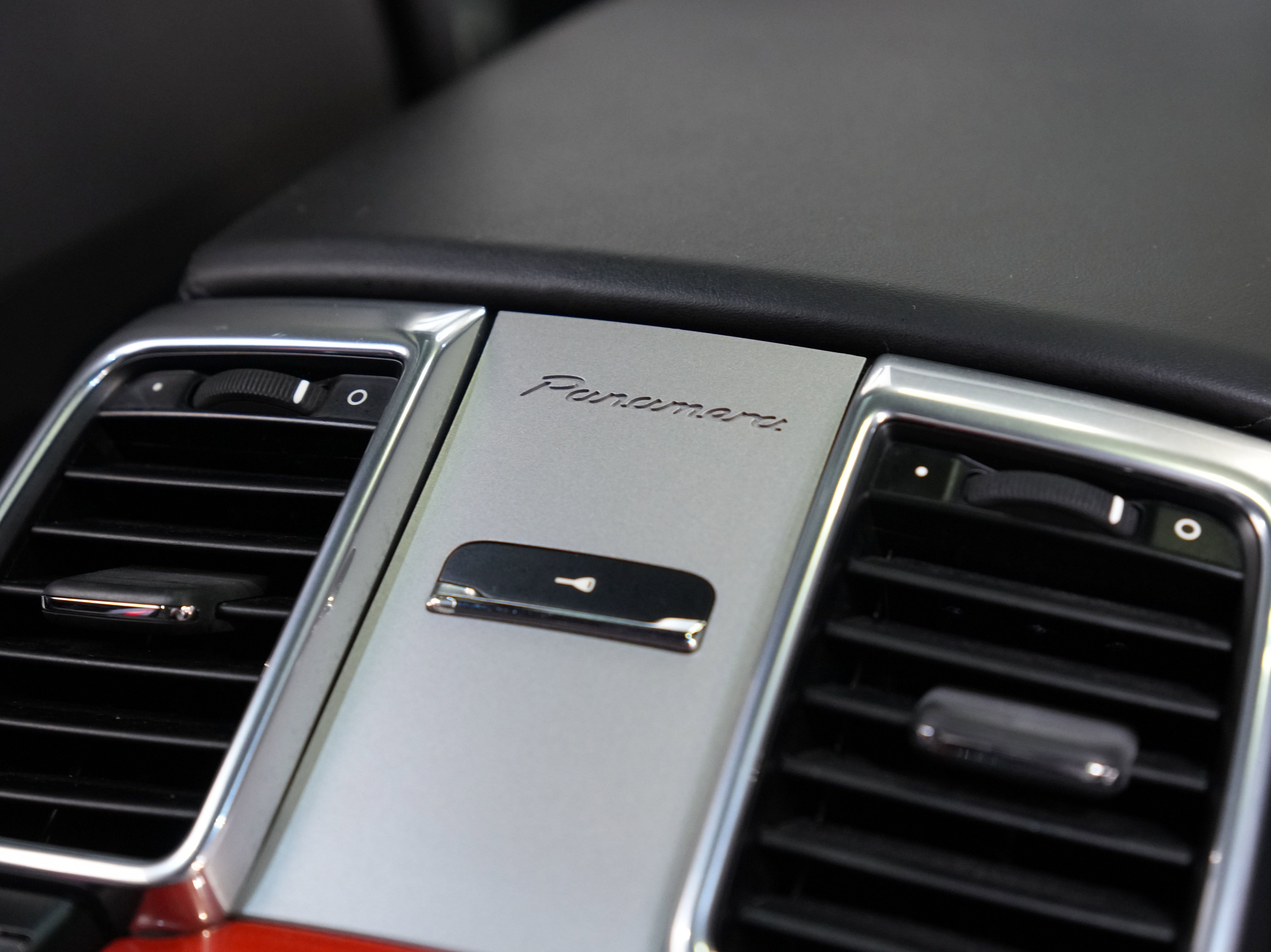 Used 2012 Porsche Panamera AWD/4WD image 43