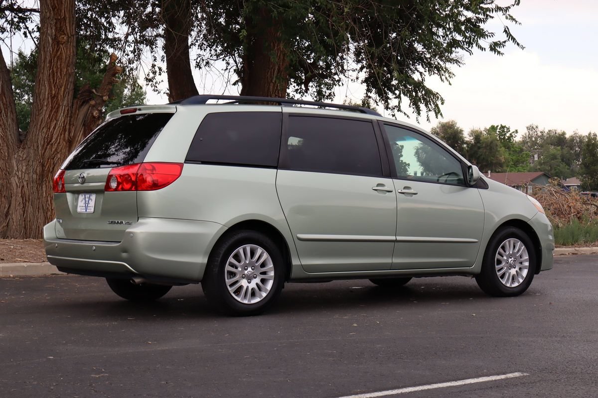Used 2009 Toyota Sienna XLE FWD image 5