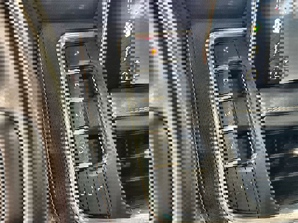 Used 2022 GMC Yukon XL AT4 image 23