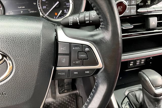 Used 2022 Toyota Highlander XSE image 11