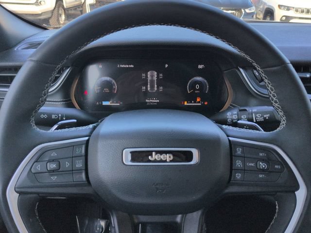 Used 2023 Jeep Grand Cherokee Altitude AWD/4WD image 28