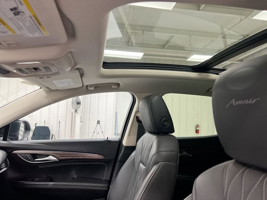 Used 2023 Buick Envision Avenir AWD/4WD image 20