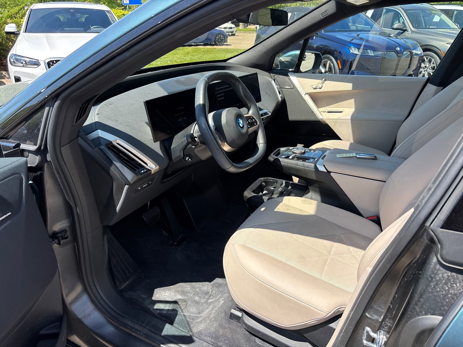 Used 2024 BMW iX xDrive50 w/ Sport Package AWD/4WD image 24