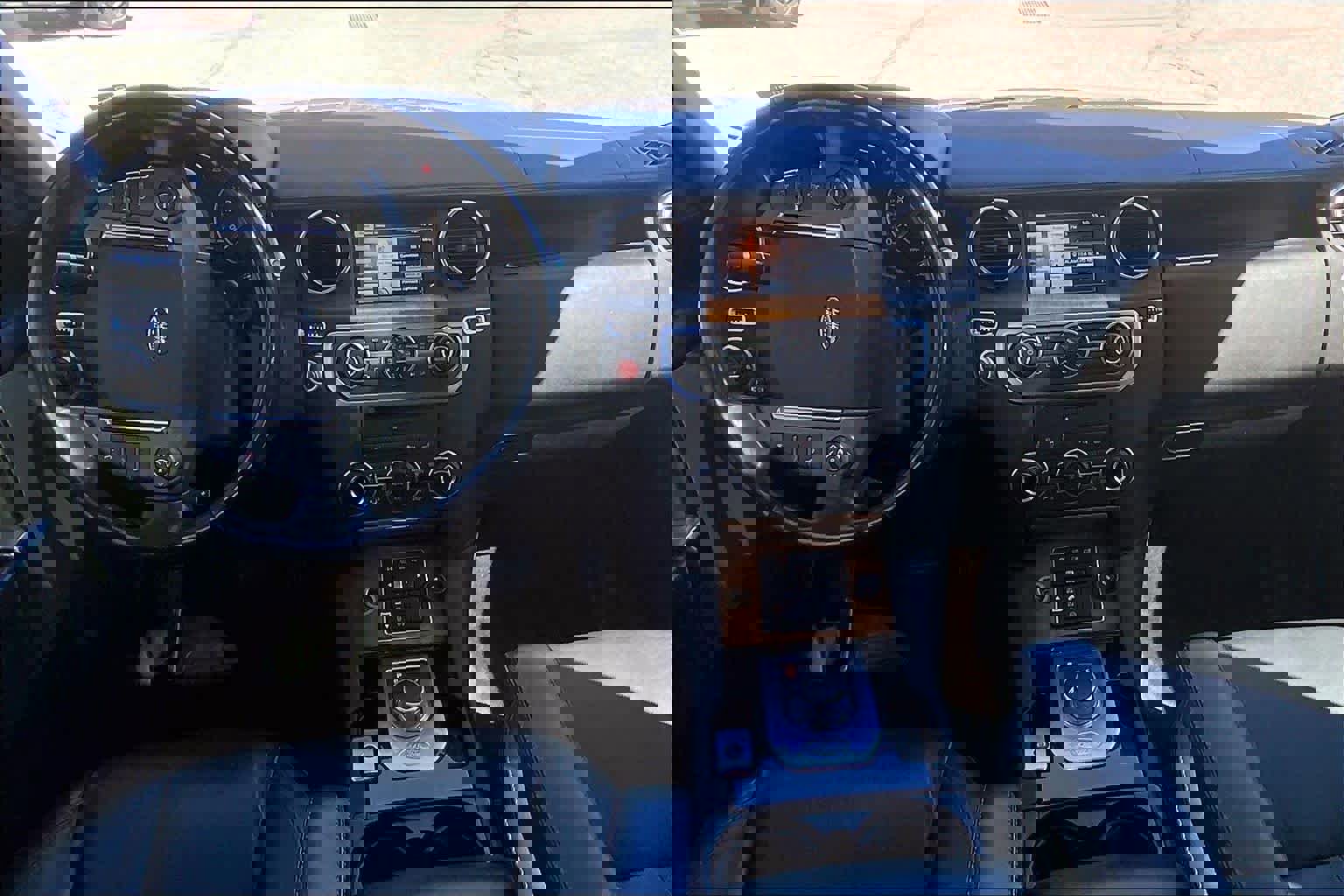 Used 2014 Land Rover LR4 HSE LUX image 15