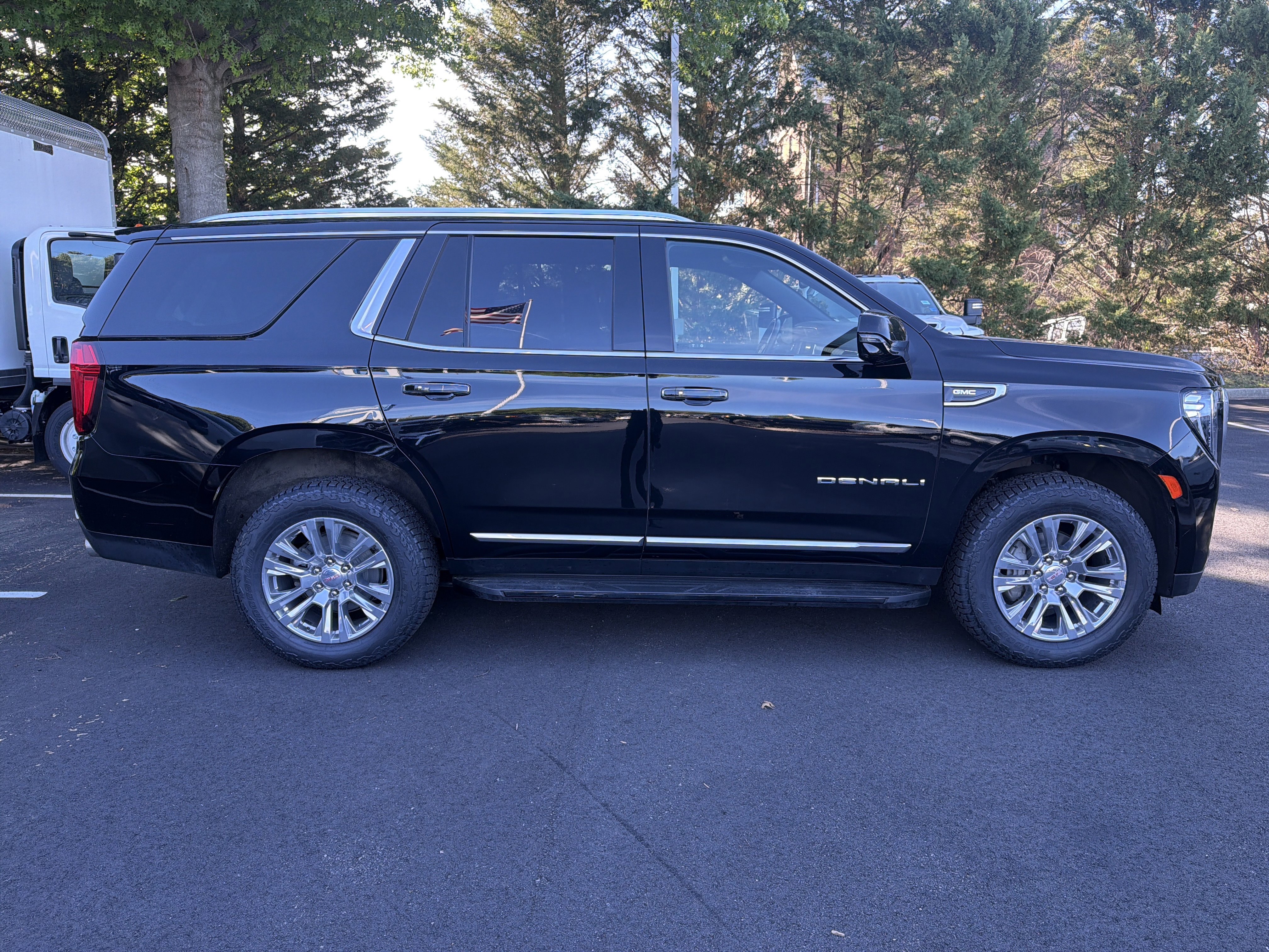 Used 2024 GMC Yukon Denali AWD/4WD image 11