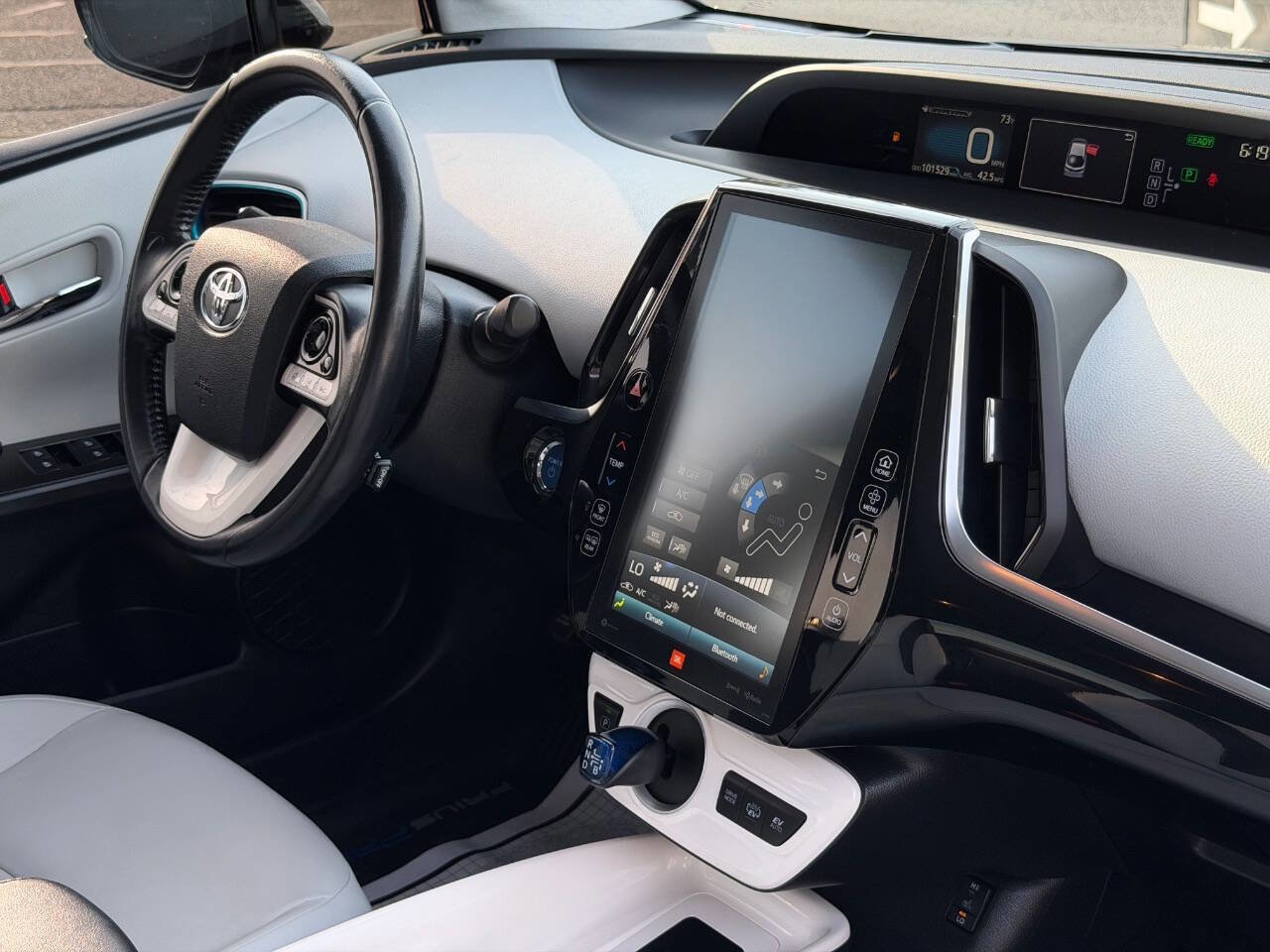 Used 2017 Toyota Prius Prime Advanced FWD image 19