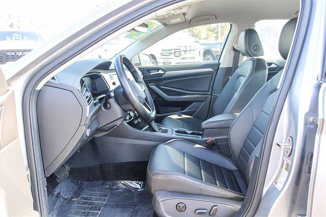 Used 2024 Volkswagen Jetta SE image 17