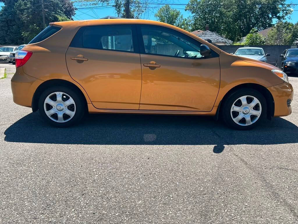 Used 2010 Toyota Matrix FWD image 4