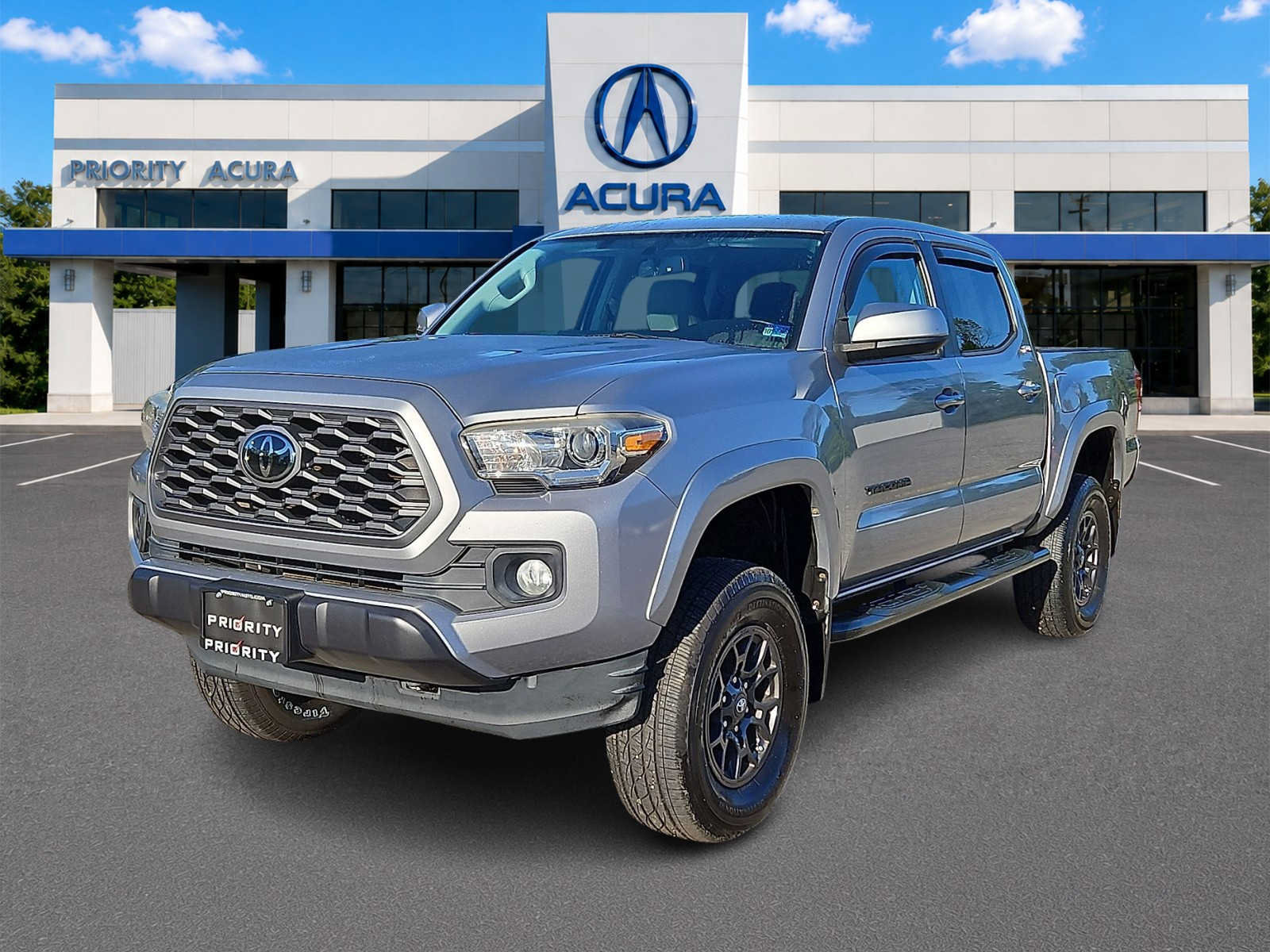 Used 2017 Toyota Tacoma SR5 w/ Tow Package AWD/4WD image 1