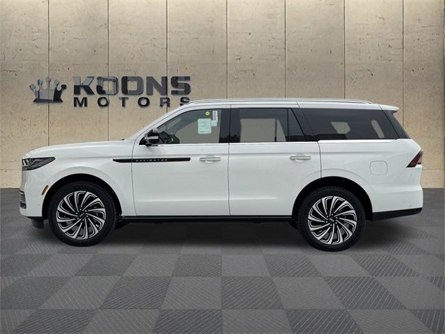 New 2025 Lincoln Navigator Black Label image 2