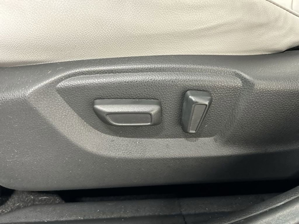 Used 2023 Mitsubishi Eclipse Cross SEL AWD/4WD image 10