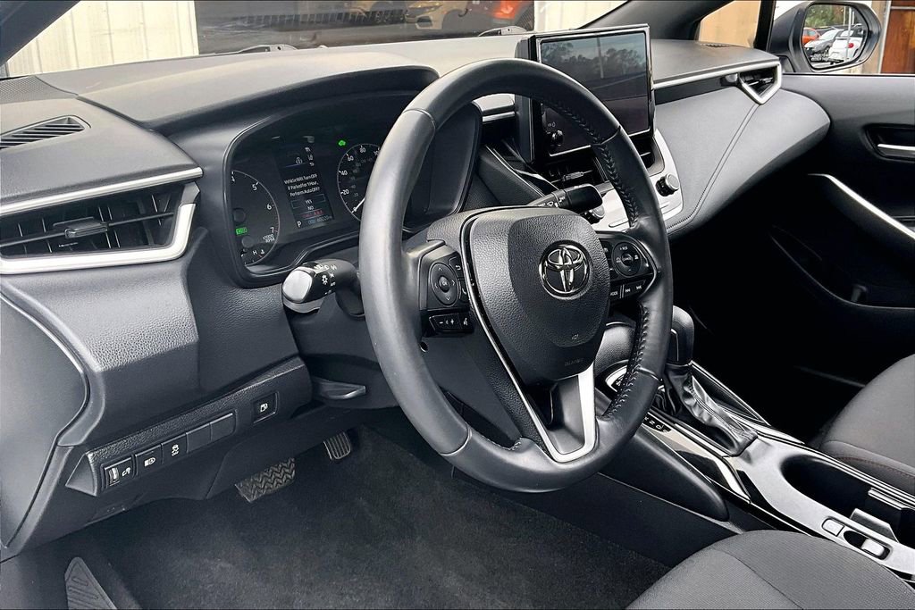 Used 2023 Toyota Corolla SE w/ SE Package image 15