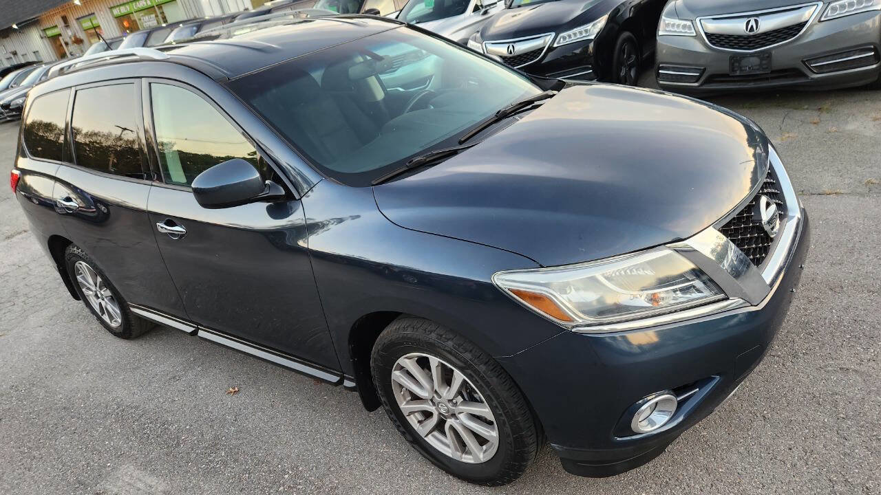 Used 2015 Nissan Pathfinder SV w/ Cargo Package image 19