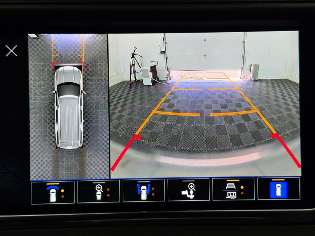 Used 2022 GMC Yukon XL Denali image 4