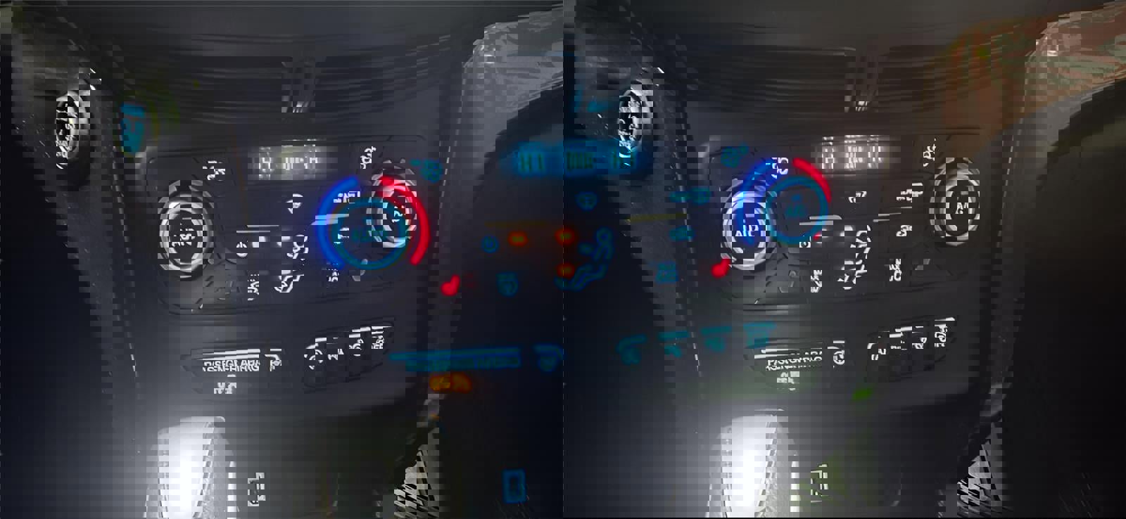 Used 2019 Ford Escape Titanium w/ U9j03 - Titanium Tow Package image 22